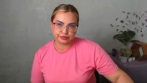 Snapshot of diamantkriss_ chatting on May 2026 12:55:02 PM Kriss online show from May 2026 12:55:02 PM
