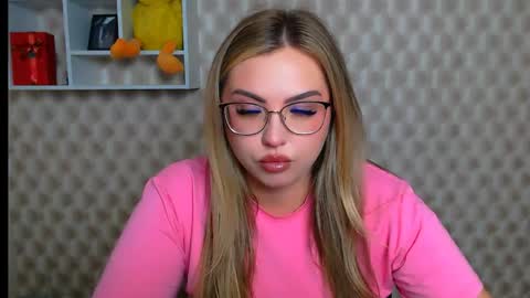 Snapshot of diamantkriss_ chatting on June 2026 11:27:02 AM Kriss online show from June 2026 11:27:02 AM