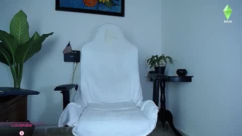 Snapshot of diamond_black00 chatting on February 2026 05:06:02 PM MaSSimo online show from February 2026 05:06:02 PM