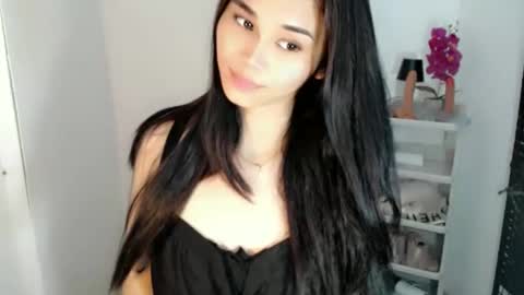 Snapshot of diamond_temptress chatting on April 2026 06:29:02 AM diamond_temptress online show from April 2026 06:29:02 AM