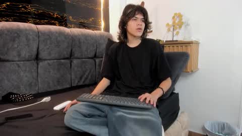 Snapshot of diamond_twink chatting on March 2026 01:49:01 PM diamond_twink online show from March 2026 01:49:01 PM