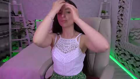 Snapshot of diamondeyeess chatting on June 2026 05:54:02 AM Sasha online show from June 2026 05:54:02 AM