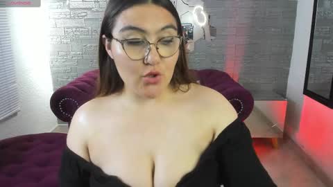 Snapshot of diamondfox_m chatting on September 2025 03:38:01 PM Your Diamond online show from September 2025 03:38:01 PM