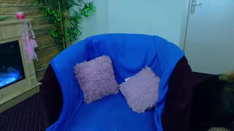 Snapshot of diamondmilff chatting on June 2026 04:39:02 AM Diamond Milf online show from June 2026 04:39:02 AM