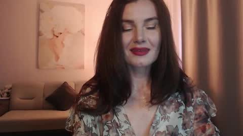 Diana DeLua online show from September 2025 03:56:02 PM