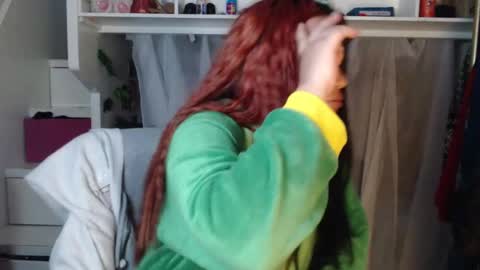 Snapshot of diana_smit_ chatting on December 2024 08:00:01 PM diana online show from December 2024 08:00:01 PM