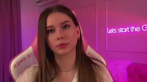 Snapshot of dianabecker chatting on March 2026 06:21:01 AM Diana online show from March 2026 06:21:01 AM