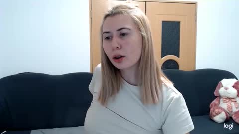 dianasmiey7 online show from February 2025 07:43:02 PM