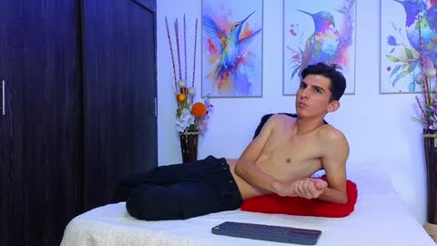 Ana  Leo online show from December 2024 09:26:01 PM