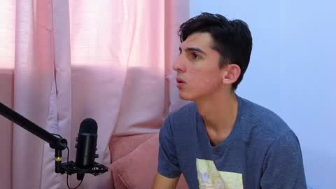 Ana  Leo online show from January 2025 11:41:01 AM