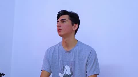 Ana  Leo online show from February 2025 12:18:02 PM