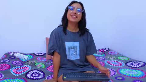 Ana  Leo online show from February 2025 06:59:01 PM