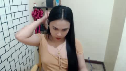 Snapshot of diane_intownx chatting on February 2025 07:18:01 AM Diane online show from February 2025 07:18:01 AM