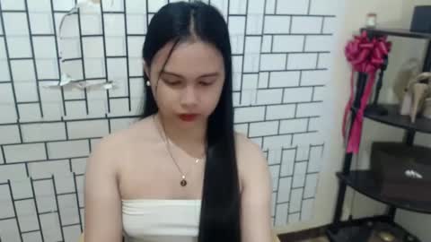 Snapshot of diane_intownx chatting on February 2025 12:46:01 AM Diane online show from February 2025 12:46:01 AM