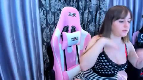 Snapshot of dianna_milton chatting on March 2026 05:57:02 AM Dianna online show from March 2026 05:57:02 AM