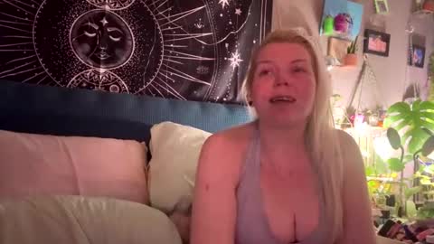 Snapshot of dickeddownsouth chatting on April 2026 07:24:02 AM Beau online show from April 2026 07:24:02 AM