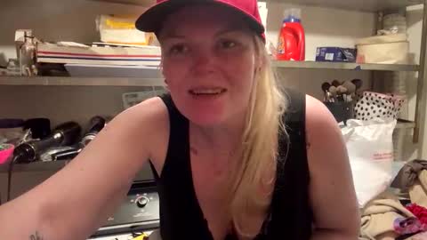 Snapshot of dickeddownsouth chatting on April 2026 05:21:02 AM Beau online show from April 2026 05:21:02 AM