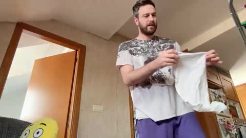 Im Julian  all cum shot videos here    online show from February 2025 12:20:01 PM