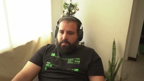 Snapshot of dicristalino chatting on December 2024 02:35:02 PM Cristian Dipolino online show from December 2024 02:35:02 PM