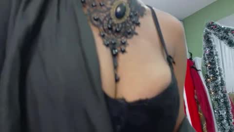 didoelizabeth online show from December 2025 03:40:02 PM