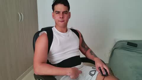 Snapshot of diego_cazas chatting on July 2026 08:00:01 PM DIEGO CAZAS online show from July 2026 08:00:01 PM
