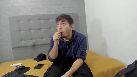 Snapshot of diegorogue_ chatting on December 2024 01:22:02 PM Diego rogue online show from December 2024 01:22:02 PM