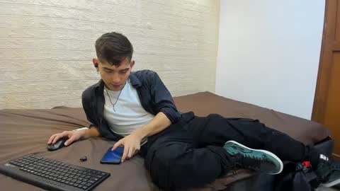 Snapshot of diegorogue_ chatting on December 2024 01:23:02 PM Diego rogue online show from December 2024 01:23:02 PM