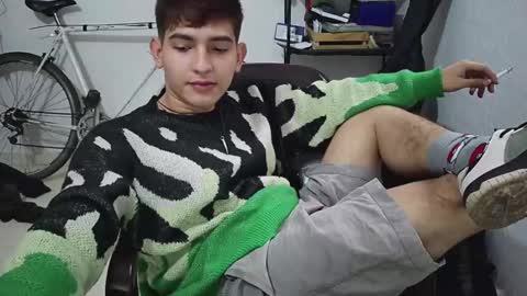 Snapshot of diegorogue_ chatting on December 2024 09:51:01 PM Diego rogue online show from December 2024 09:51:01 PM