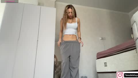 Snapshot of diffgirls chatting on September 2025 09:20:01 AM Tanya online show from September 2025 09:20:01 AM