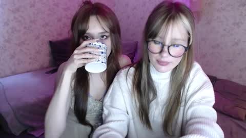 Hi im Alice 3 Im usualy online 03-10 or 17-21 UTC0 online show from March 2026 11:54:02 PM