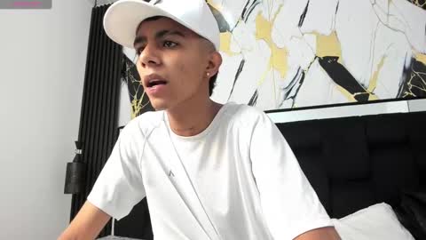 Snapshot of dikey_18 chatting on January 2025 11:13:02 PM dikey_18 online show from January 2025 11:13:02 PM