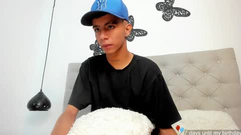 Snapshot of dikey_18 chatting on January 2025 08:14:02 PM dikey_18 online show from January 2025 08:14:02 PM