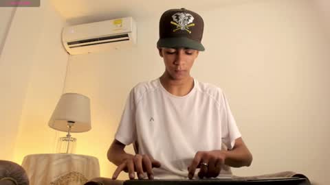 Snapshot of dikey_18 chatting on January 2025 08:15:02 PM dikey_18 online show from January 2025 08:15:02 PM