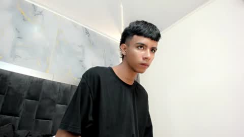 Snapshot of dikey_18 chatting on January 2025 08:19:02 PM dikey_18 online show from January 2025 08:19:02 PM