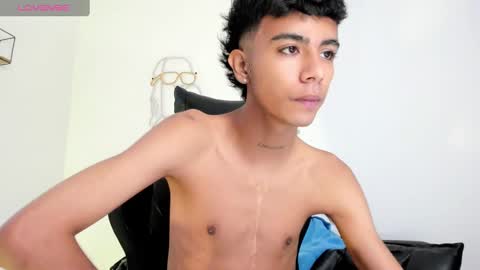 Snapshot of dikey_18 chatting on February 2025 11:36:01 PM dikey_18 online show from February 2025 11:36:01 PM