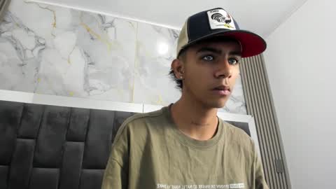 Snapshot of dikey_18 chatting on February 2025 08:37:01 PM dikey_18 online show from February 2025 08:37:01 PM