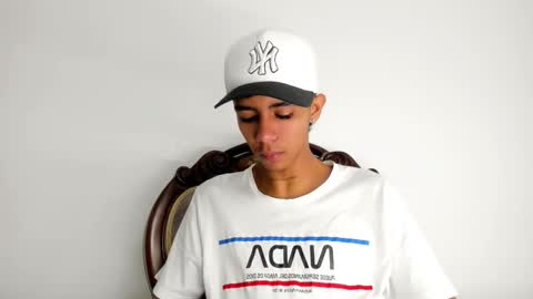 Snapshot of dikey_18 chatting on February 2025 08:25:01 PM dikey_18 online show from February 2025 08:25:01 PM