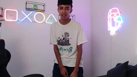 Snapshot of dikey_18 chatting on February 2025 08:14:02 PM dikey_18 online show from February 2025 08:14:02 PM