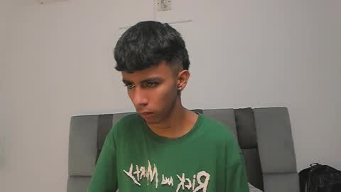 Snapshot of dikey_18 chatting on February 2025 08:44:01 PM dikey_18 online show from February 2025 08:44:01 PM