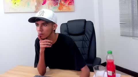 Snapshot of dikey_18 chatting on February 2025 09:55:01 PM dikey_18 online show from February 2025 09:55:01 PM