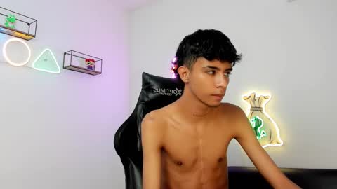 Snapshot of dikey_18 chatting on March 2025 08:52:01 AM dikey_18 online show from March 2025 08:52:01 AM