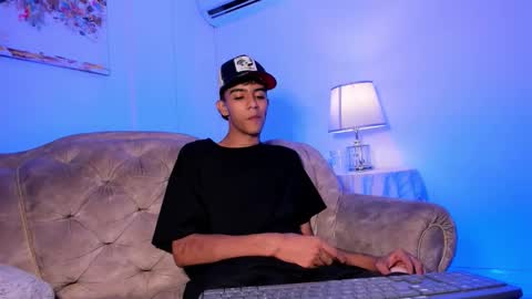 Snapshot of dikey_18 chatting on September 2025 10:14:01 PM dikey_18 online show from September 2025 10:14:01 PM