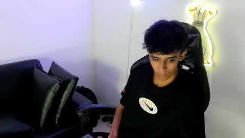 Snapshot of dikey_18 chatting on October 2025 11:34:02 PM dikey_18 online show from October 2025 11:34:02 PM