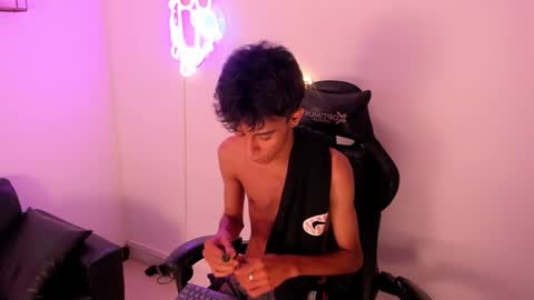 Snapshot of dikey_18 chatting on October 2025 12:35:01 PM dikey_18 online show from October 2025 12:35:01 PM