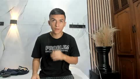 Snapshot of dilanandking chatting on April 2026 12:33:01 PM dilanandking online show from April 2026 12:33:01 PM