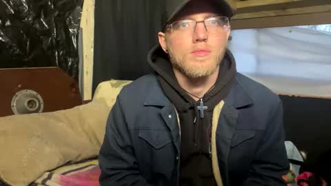 Snapshot of dilf_96 chatting on March 2026 12:04:02 AM Daddy online show from March 2026 12:04:02 AM