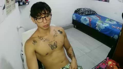 Snapshot of dillom420 chatting on December 2025 08:17:01 PM dillom420 online show from December 2025 08:17:01 PM