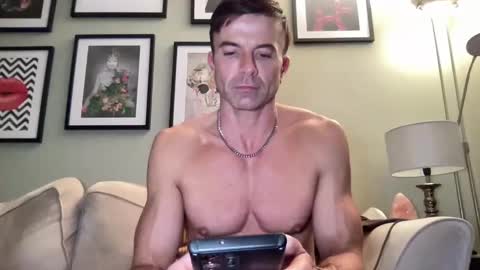 Snapshot of dillonwilde chatting on February 2025 08:55:02 PM Dillon online show from February 2025 08:55:02 PM