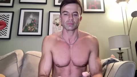 Snapshot of dillonwilde chatting on February 2025 08:37:01 PM Dillon online show from February 2025 08:37:01 PM