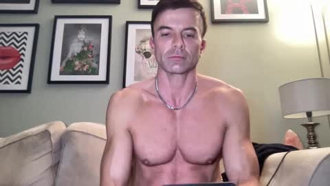 Snapshot of dillonwilde chatting on February 2025 08:22:01 PM Dillon online show from February 2025 08:22:01 PM